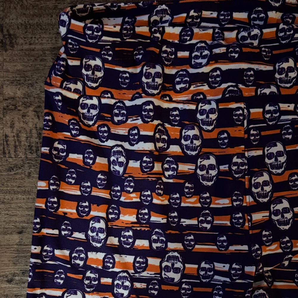 Skelton Patterned Leggings - Picture 4 of 4
